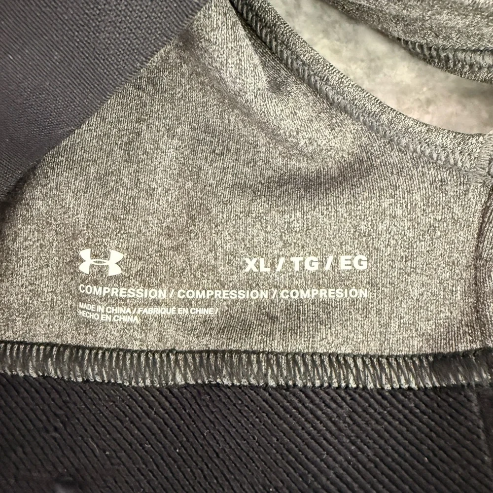 Under Armour Grey and Black Crossback Sports Bra - Picture 3 of 3